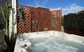 Hotel Sable Et Soleil - Port, Plage&Jacuzzi privé